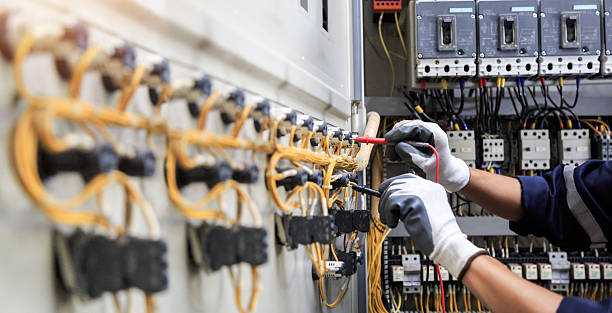 Professional Electrician technician working in Willow Park, TX